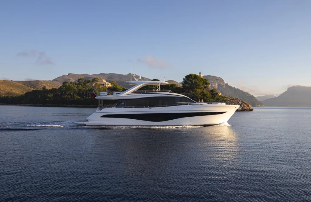 Horizon Yachts introduces the Y80, setting a new standard in luxury flybridge motor yachts. With elegant design, exceptional specifications, and a top speed of 33.9 knots, it promises an unparalleled experience.