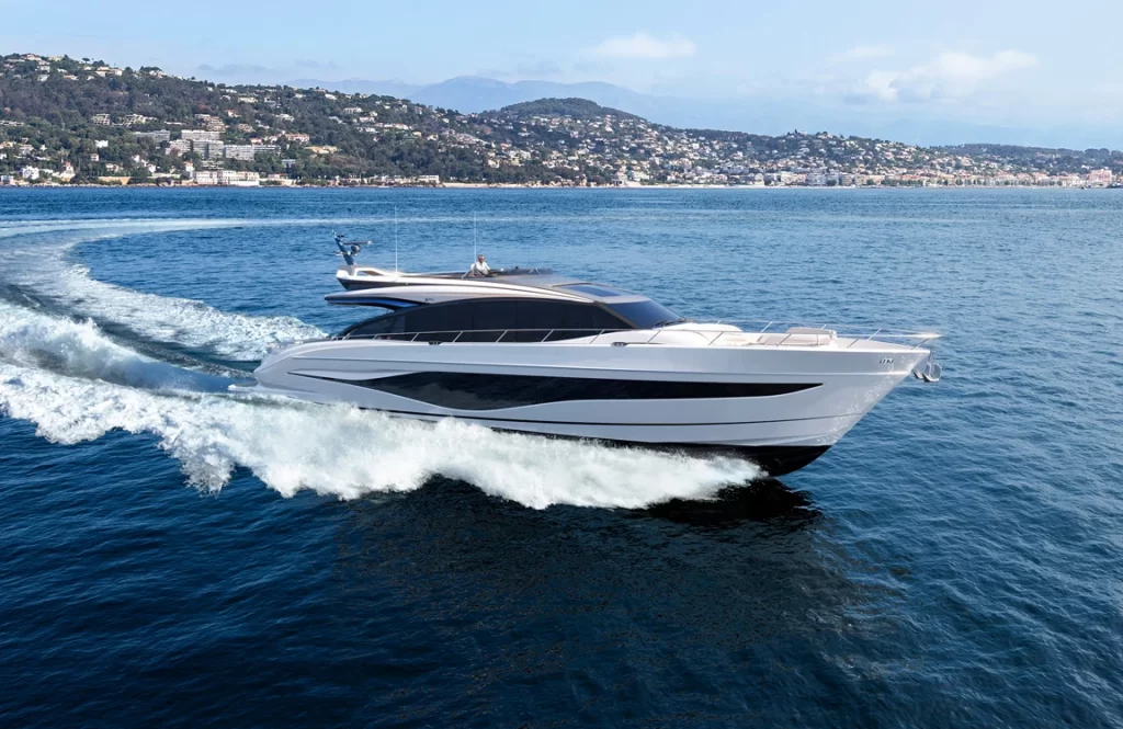 The all-new S80 luxury yacht blends contemporary elegance with cutting-edge technology. With high-performance V12 engines, exquisite interiors, and versatile spaces, the S80 offers an unmatched yachting experience.