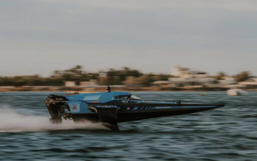 E1 Team Miami, powered by Magnus, partners with Azimut Yachts for the inaugural UIM E1 World Championship season, promoting sustainability and innovation in electric powerboat racing.