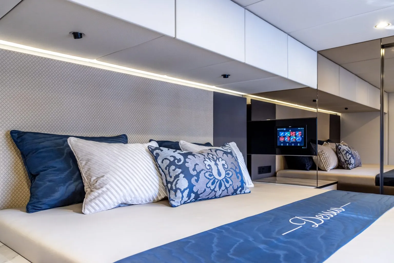 Sunreef Yachts, founded by Francis Lapp in 2002, transforms luxury yachting with custom catamarans. The Sunreef Yachts Forum fosters continuous innovation through client feedback.