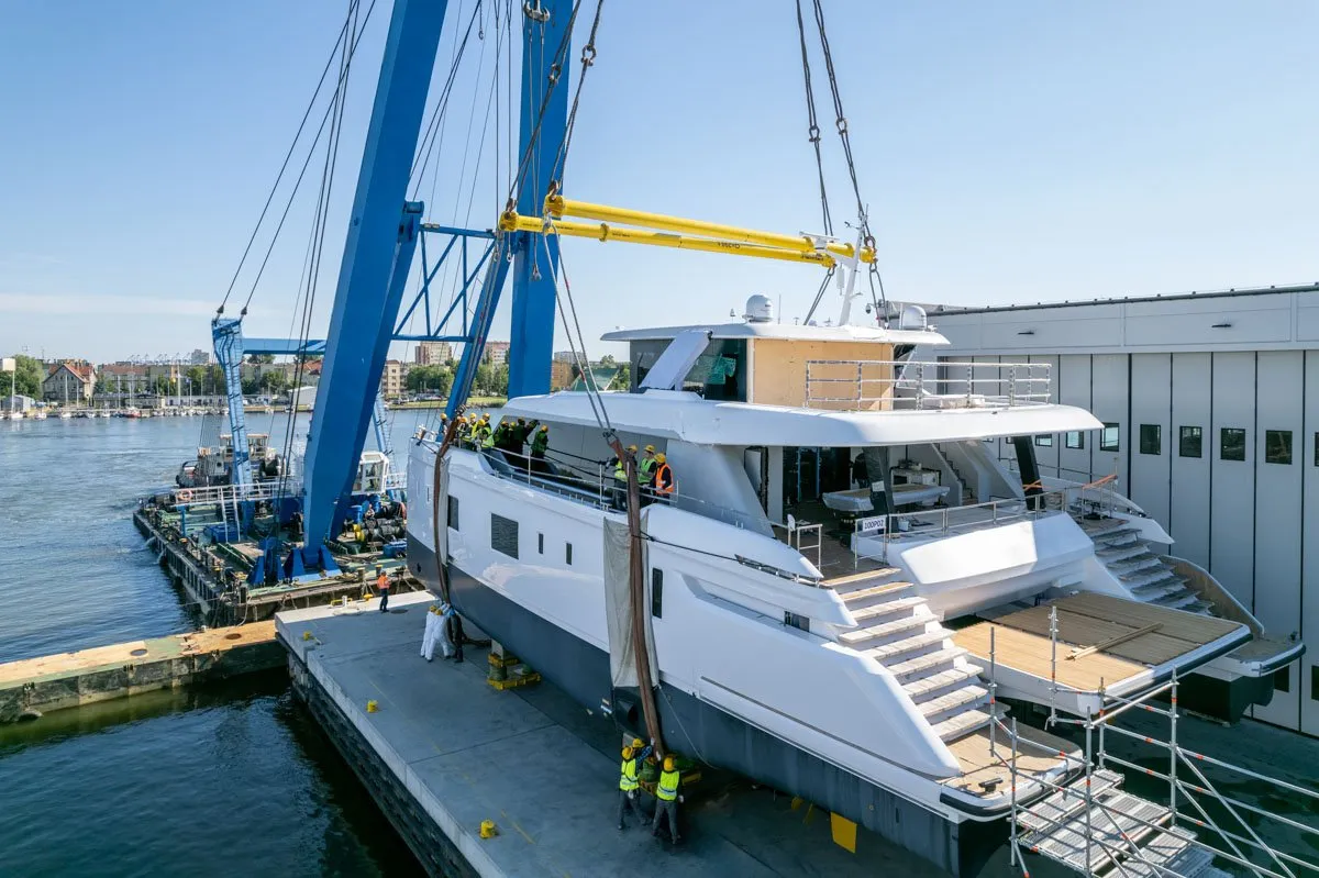 Sunreef Yachts launches the 100 Sunreef Power 2.0, a luxurious catamaran featuring innovative design, a full-beam master stateroom, expansive beach club, and advanced performance capabilities.