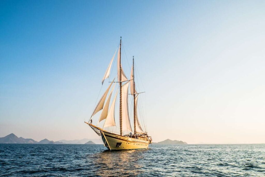 Yacht charters offer luxurious exploration of stunning destinations, from Komodo's deserted beaches to Costa Rica's jungles, ensuring unforgettable cultural and natural experiences.