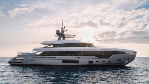 Azimut strengthens its presence in Spain with new strategic partnerships and the opening of two luxury boutiques in Puerto Portals and Madrid, catering to discerning yacht owners.