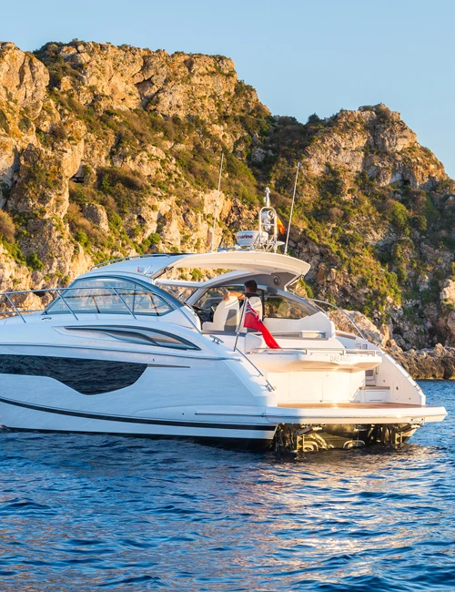 The Princess V40 combines sleek design, impressive performance, and outstanding seakeeping abilities. With a top speed of 38 knots and luxurious interiors, it promises an unforgettable yachting experience.