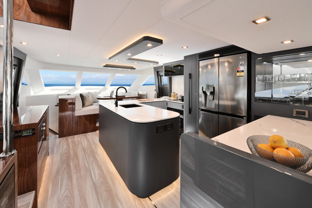 The Horizon E75 Skylounge combines luxury and powerful performance, featuring sleek design, a refined interior, and spacious outdoor areas, perfect for discerning yacht owners.