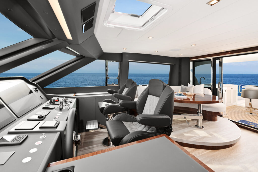 The Horizon E75 Skylounge combines luxury and powerful performance, featuring sleek design, a refined interior, and spacious outdoor areas, perfect for discerning yacht owners.