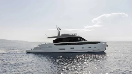 Azimut's Seadeck 7, the first full-hybrid yacht under 24 meters, wins the 2024 Design Innovation Award for its sustainable design and innovative hybrid power integration.