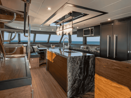 Horizon Yachts' V68 DESTINAE blends luxury and functionality, offering panoramic views, refined interiors, and advanced performance for unforgettable ocean adventures.