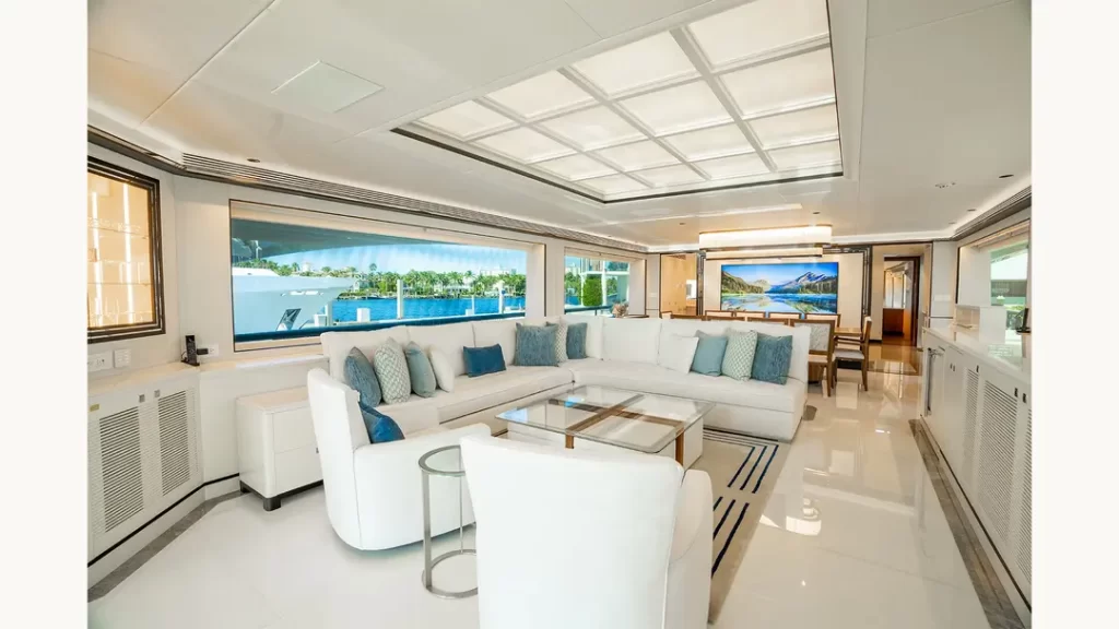 Horizon RP122 *Miss Michelle* debuts in the U.S., blending luxury, innovation, and expert craftsmanship for an unparalleled superyacht experience on the water.