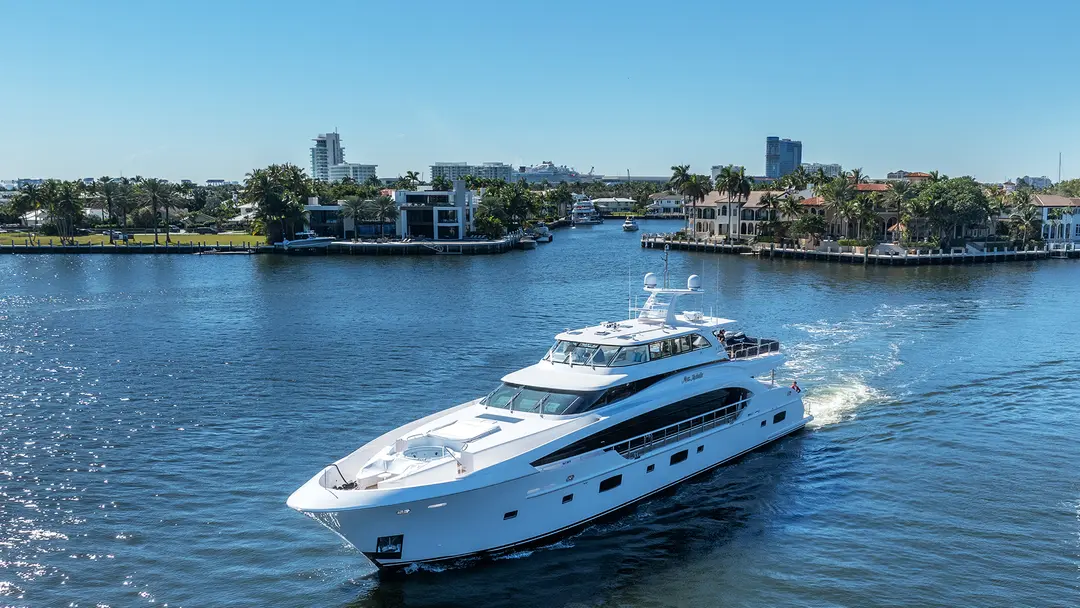 Horizon RP122 *Miss Michelle* debuts in the U.S., blending luxury, innovation, and expert craftsmanship for an unparalleled superyacht experience on the water.